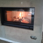 Hübriidkamin ja keraamilise keeduplaadiga pliit