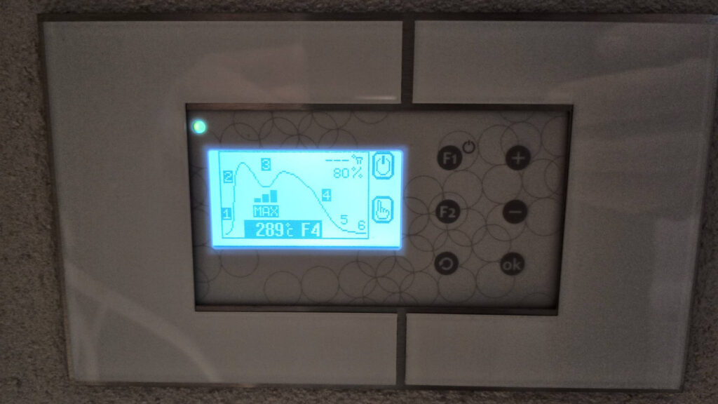 Kamin sauna eesruumis