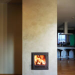 Krohvitud ja lasuuriga kaetud hüpokaust ahi