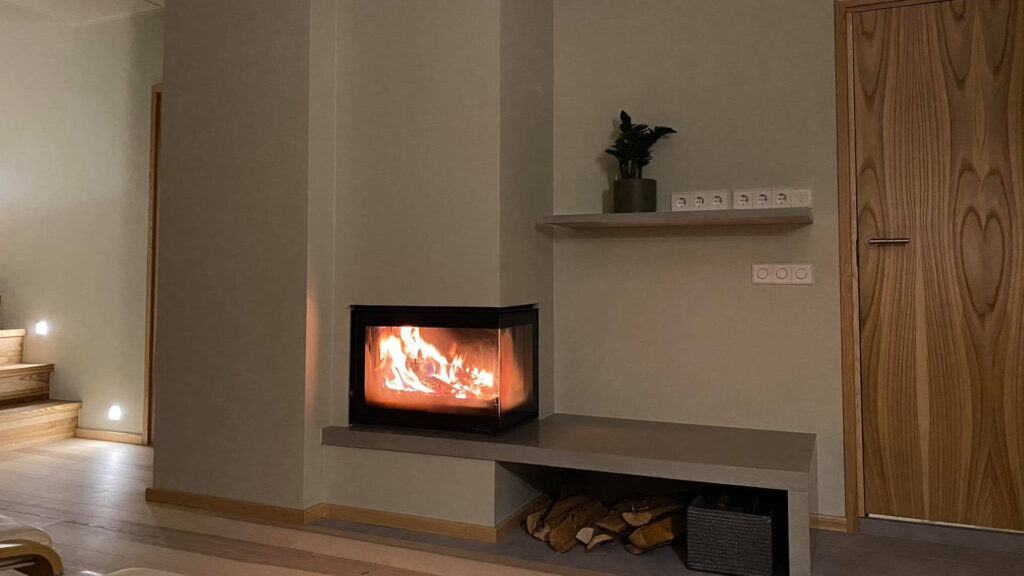 Nurgakamin sauna eesruumis