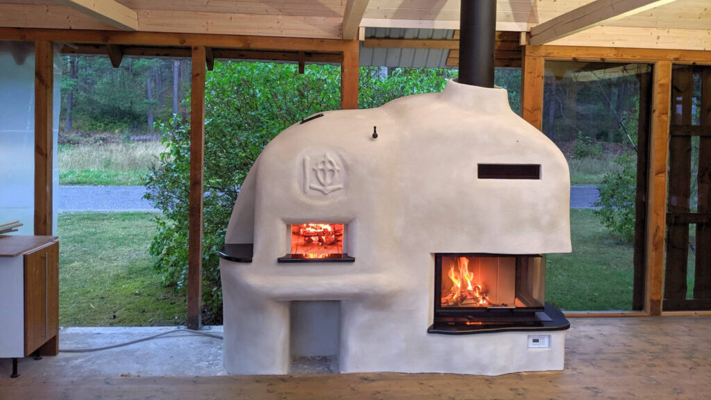 Pitsaahi ja kamin Saaremaal