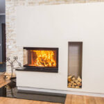 Salvestava lõõristikuga kamin