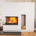 Salvestava lõõristikuga kamin