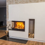 Salvestava lõõristikuga kamin