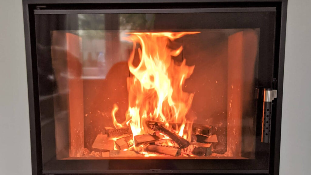 Soojustsalvestav kamin Tallinnas