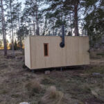 Malmpliitide paigaldus LÖÖR puhkemajadesse Saaremaal